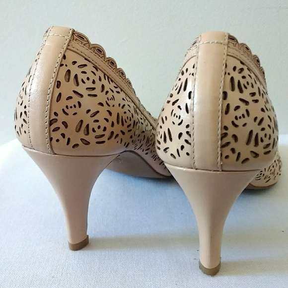 Jessica Tan Laser-Cut Peep-Toe Heels Size 5M - Picture 3 of 8